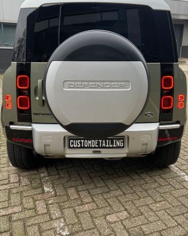 Land Rover Defender, achterkant