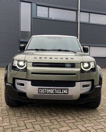 Land Rover Defender, voorkant